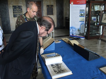 Arquivo Histórico do Exército recebe visita de estudantes de arquivologia